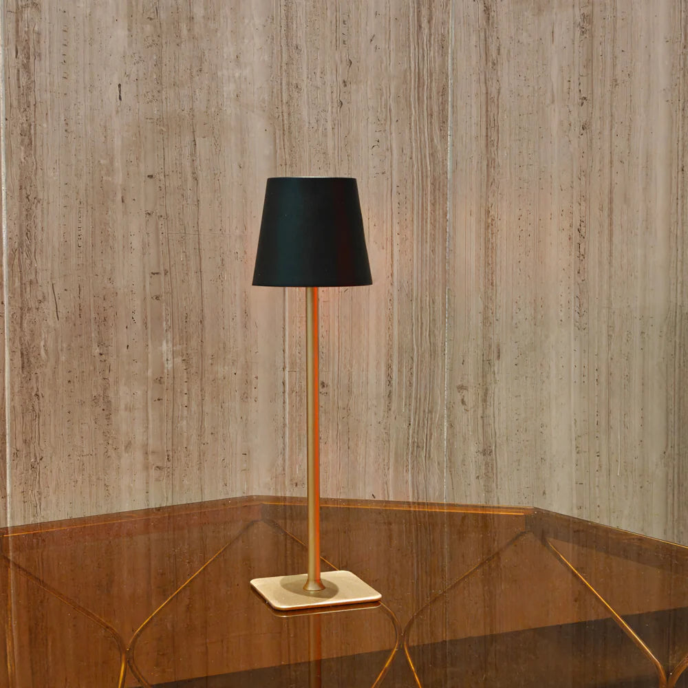 Lámpara de Mesa Alta Regulable LED – Diseño Minimalista Moderno