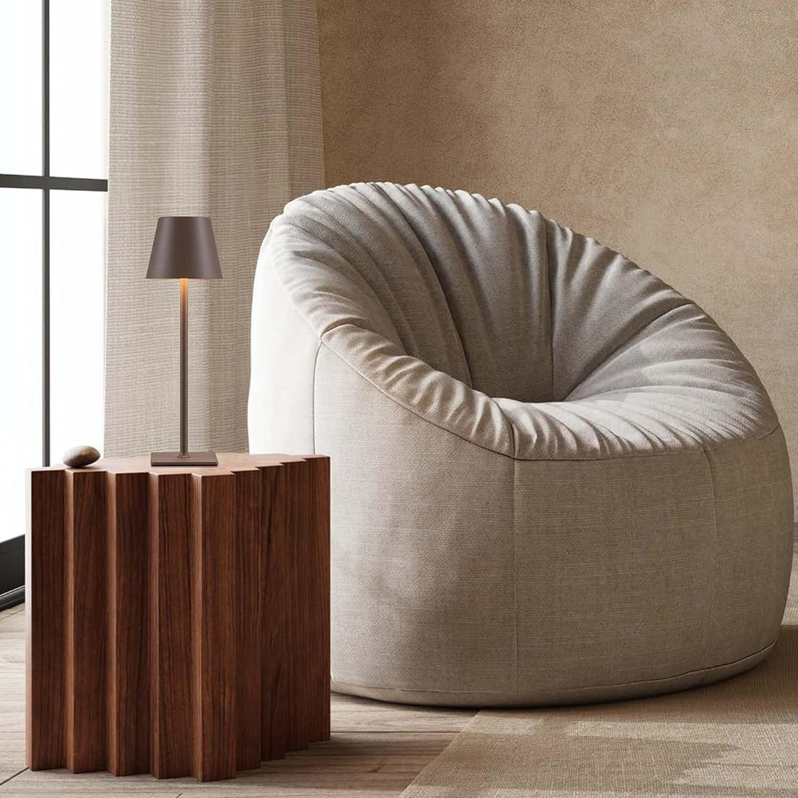 Lámpara de Mesa Alta Regulable LED – Diseño Minimalista Moderno