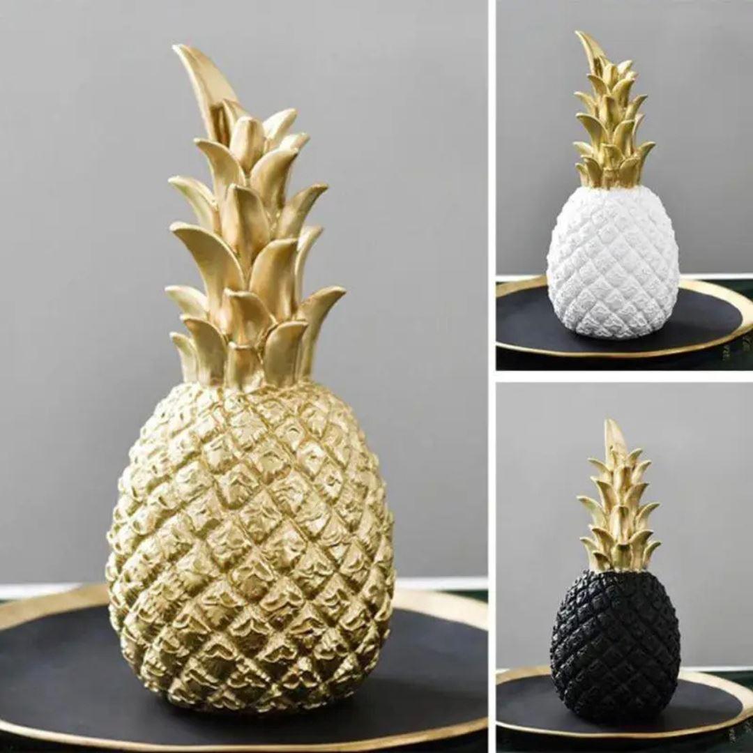 Figura Decorativa de Mesa Piña Dorada en Resina – 25cm