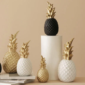 Figura Decorativa de Mesa Piña Dorada en Resina – 25cm