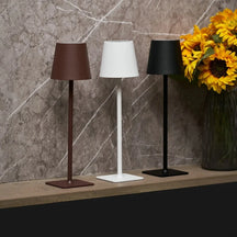 Lámpara de Mesa Alta Regulable LED – Diseño Minimalista Moderno