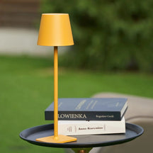 Lámpara de Mesa Alta Regulable LED – Diseño Minimalista Moderno